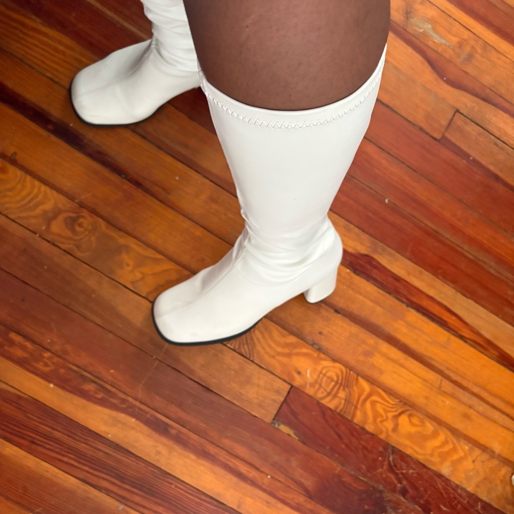 Funtasma White Knee-High Women's Boots - Picture 5 of 9